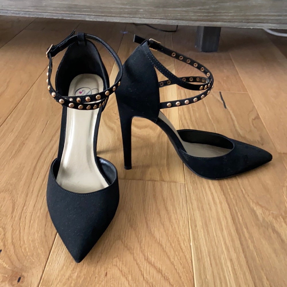 Pointed stud strap heels